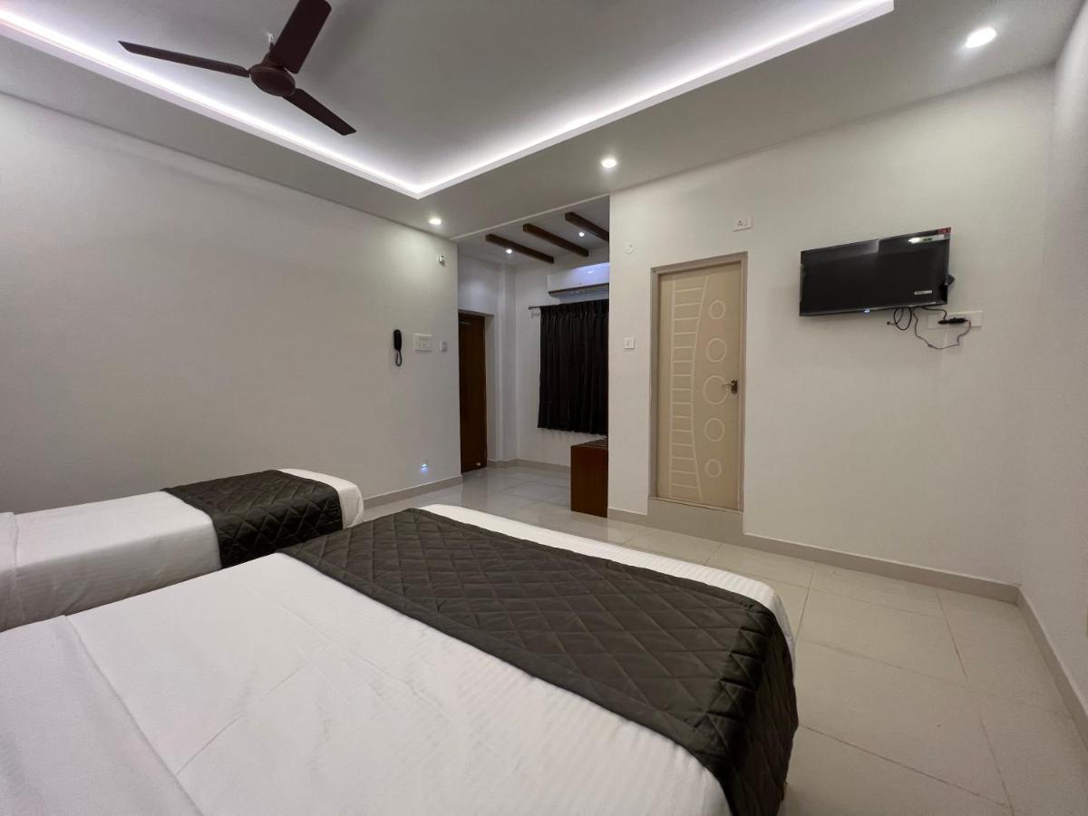 Le Hotel Host Tiruchirappalli ภายนอก รูปภาพ