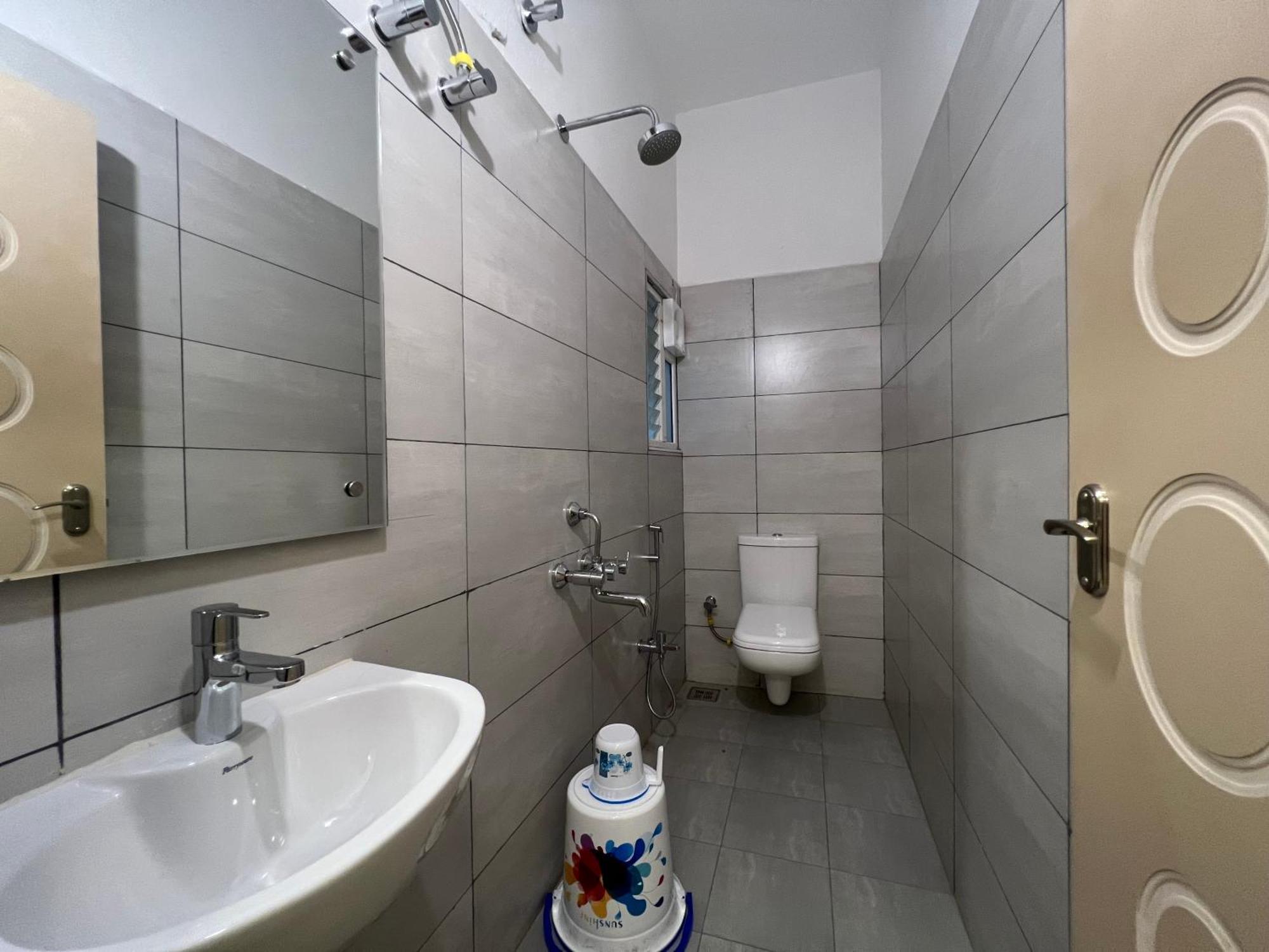 Le Hotel Host Tiruchirappalli ภายนอก รูปภาพ
