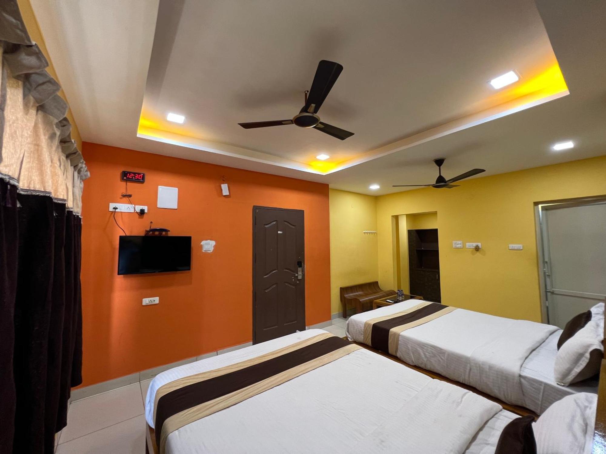 Le Hotel Host Tiruchirappalli ภายนอก รูปภาพ